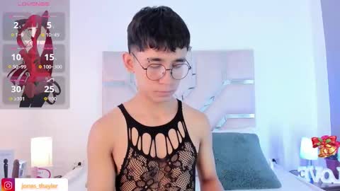 Thayler  online show from January 8, 11:23 am