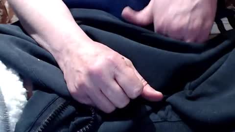 Snapshot of the1pocketrocket chatting on December 13, 10:55 pm the1pocketrocket online show from December 13, 10:55 pm