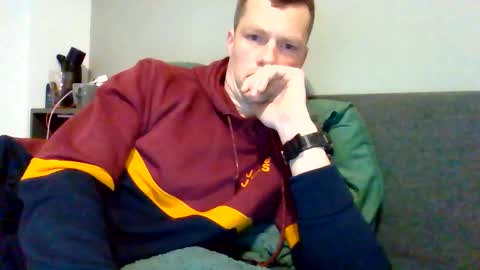 Snapshot of the___rocky200 chatting on November 19, 8:25 am Dennis online show from November 19, 8:25 am