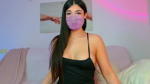 Snapshot of the__sabenna chatting on December 1, 4:40 pm Madina online show from December 1, 4:40 pm