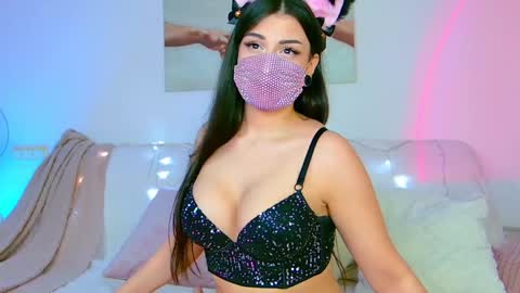 Snapshot of the__sabenna chatting on February 8, 3:21 pm Madina online show from February 8, 3:21 pm