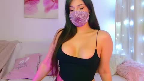 Snapshot of the__sabenna chatting on December 16, 5:29 pm Madina online show from December 16, 5:29 pm