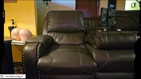 the_alpha_dog_xxx online show from May 2, 9:31 pm
