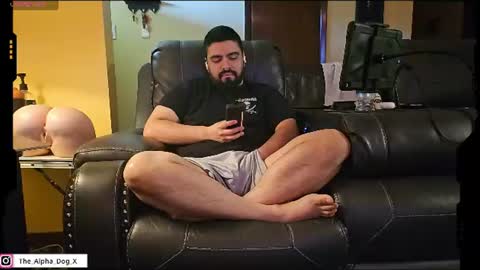 Snapshot of the_alpha_dog_xxx chatting on June 10, 5:12 pm the_alpha_dog_xxx online show from June 10, 5:12 pm