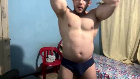 Snapshot of the_beastmuscle chatting on February 25, 2:25 am beast online show from February 25, 2:25 am