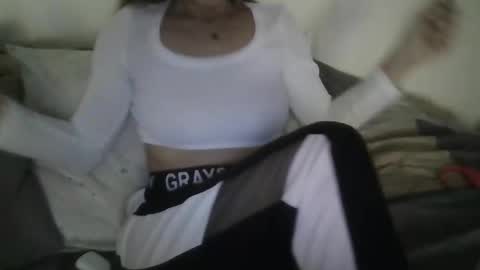 Snapshot of the_borderlands chatting on November 15, 7:49 am the crazy travellers online show from November 15, 7:49 am