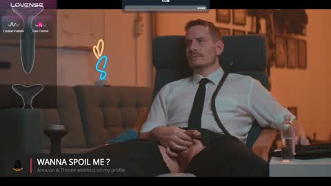 Snapshot of the_dilf chatting on January 29, 8:14 pm The DILF - online show from January 29, 8:14 pm