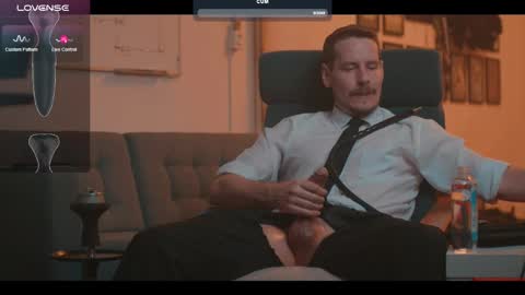 Snapshot of the_dilf chatting on February 9, 12:19 pm The DILF - online show from February 9, 12:19 pm