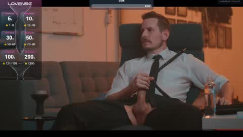 Snapshot of the_dilf chatting on February 21, 6:26 pm The DILF - online show from February 21, 6:26 pm