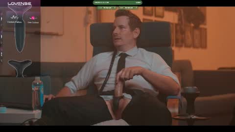 Snapshot of the_dilf chatting on September 14, 10:03 am The DILF - online show from September 14, 10:03 am