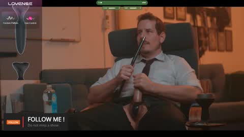 Snapshot of the_dilf chatting on January 13, 6:13 pm The DILF - online show from January 13, 6:13 pm