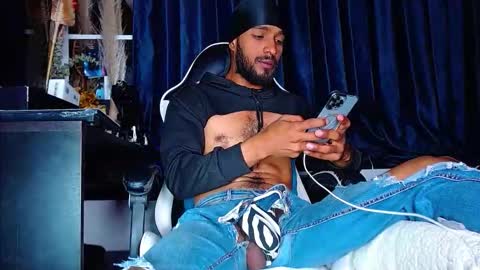 the dog lian online show from March 12, 2:01 pm