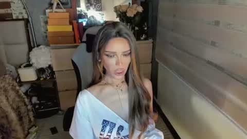 Snapshot of the_enchantressxx chatting on June 18, 6:45 pm nabi butterfly online show from June 18, 6:45 pm