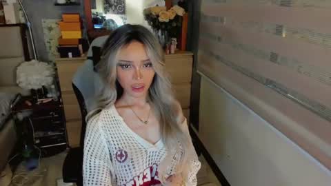 Snapshot of the_enchantressxx chatting on June 22, 3:47 am nabi butterfly online show from June 22, 3:47 am