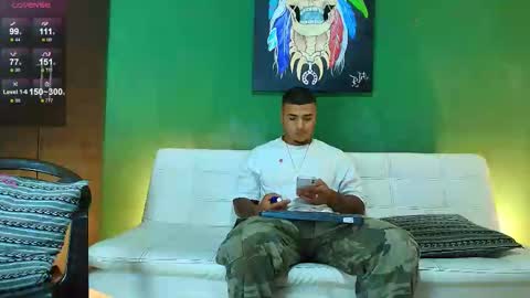 SCOTT  THEO  KAMERON  GENDERSON online show from November 11, 12:32 am