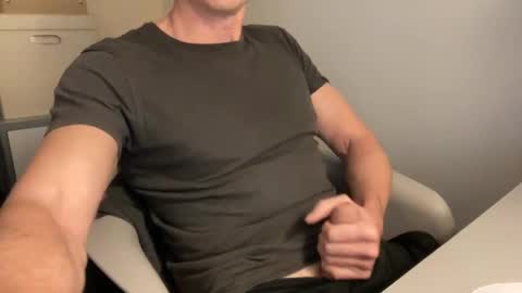 Snapshot of the_gym_boy chatting on November 16, 5:07 pm the_gym_boy online show from November 16, 5:07 pm