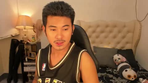 Snapshot of the_killian_jones chatting on November 2, 11:01 am ken online show from November 2, 11:01 am