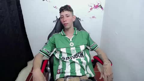 Snapshot of the_latin_boy02 chatting on November 3, 1:34 pm the_latin_boy02 online show from November 3, 1:34 pm