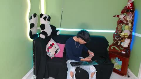 Snapshot of the_muderer chatting on December 3, 1:31 pm murderer online show from December 3, 1:31 pm