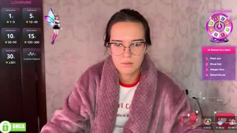 Snapshot of the_princese chatting on November 3, 10:49 am Alice online show from November 3, 10:49 am