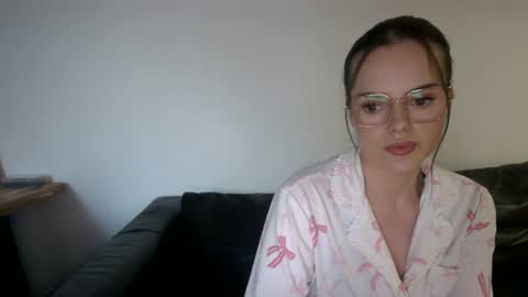 Snapshot of the_quietwife chatting on July 21, 7:05 pm Jade online show from July 21, 7:05 pm