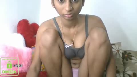 Snapshot of the_right_girl chatting on December 19, 9:07 am Suzan Sexy online show from December 19, 9:07 am