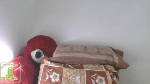 Snapshot of the_right_girl chatting on December 21, 2:58 pm Suzan Sexy online show from December 21, 2:58 pm