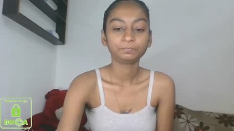 Snapshot of the_right_girl chatting on February 19, 4:12 am Suzan Sexy online show from February 19, 4:12 am