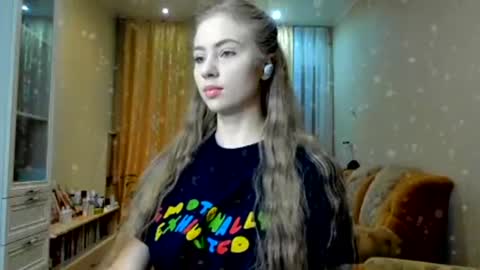 Ally    STREAMING ON TWITCH NOW Check my Twitter for updates online show from December 6, 9:46 pm