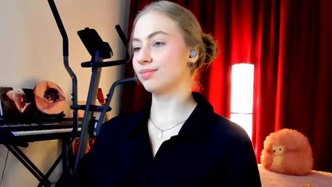 Snapshot of the_steel_magnolia_ chatting on October 15, 3:56 pm Ally STREAMING ON TWITCH NOW Check my Twitter for updates online show from October 15, 3:56 pm