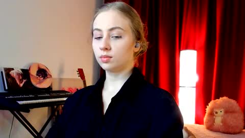 Snapshot of the_steel_magnolia_ chatting on November 6, 10:43 pm Ally STREAMING ON TWITCH NOW Check my Twitter for updates online show from November 6, 10:43 pm