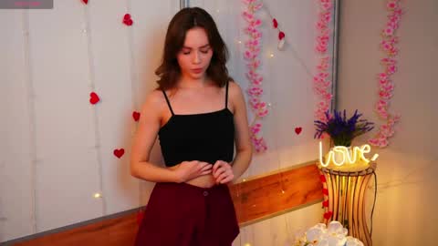 My name is Cynthia and Im very happy to see you in my sweet room  online show from April 26, 3:04 am