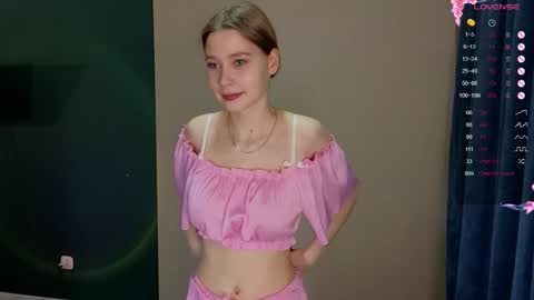 Snapshot of the_vickky chatting on February 13, 5:31 pm Vicky online show from February 13, 5:31 pm