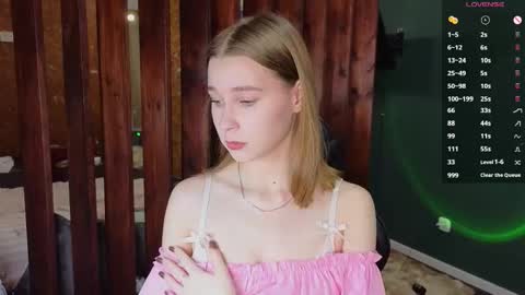 Snapshot of the_vickky chatting on February 23, 6:38 pm Vicky online show from February 23, 6:38 pm