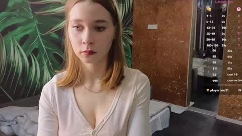 Snapshot of the_vickky chatting on March 1, 5:26 pm Vicky online show from March 1, 5:26 pm