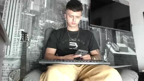 Miguel Angel online show from December 18, 3:37 am