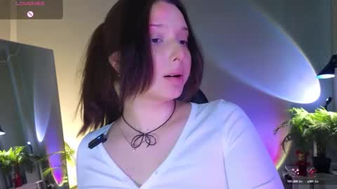 Snapshot of thebbylu chatting on September 29, 12:43 pm Lucy online show from September 29, 12:43 pm