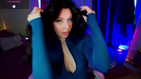 Snapshot of thebbylu chatting on October 18, 12:39 pm Lucy online show from October 18, 12:39 pm