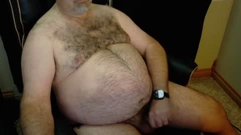 Snapshot of thebearking69 chatting on July 26, 12:19 am The Bear King online show from July 26, 12:19 am
