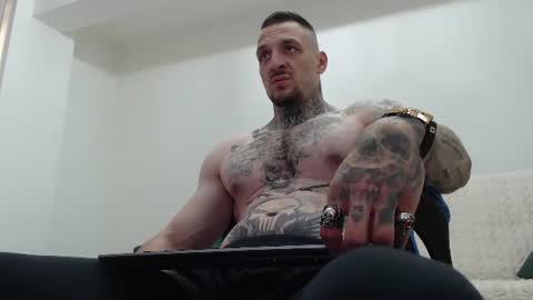 Snapshot of thebestmuscles chatting on June 24, 5:12 pm John online show from June 24, 5:12 pm