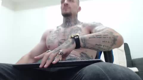 Snapshot of thebestmuscles chatting on July 5, 6:37 pm John online show from July 5, 6:37 pm