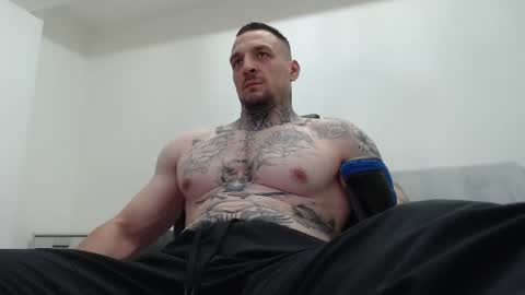 Snapshot of thebestmuscles chatting on July 23, 6:39 pm John online show from July 23, 6:39 pm