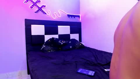 Snapshot of thebigdanni chatting on November 25, 2:44 am DEAN AND MARY online show from November 25, 2:44 am