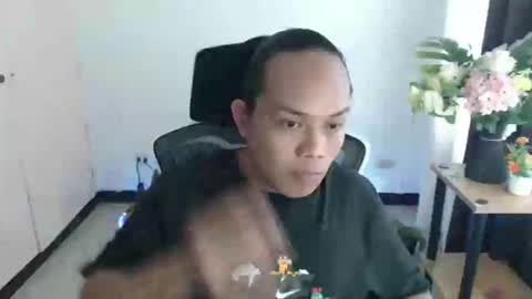 Snapshot of thebitch_cowbell chatting on December 15, 2:16 am thebitch_cowbell online show from December 15, 2:16 am