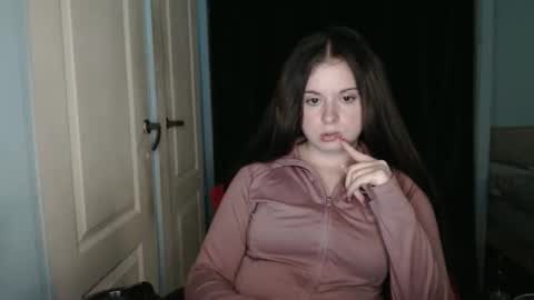 Snapshot of theblackdiamond194588 chatting on May 18, 2:34 pm raissa online show from May 18, 2:34 pm
