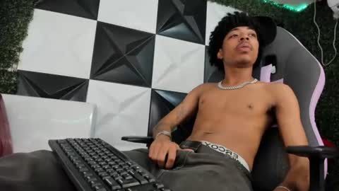 Snapshot of theblackflavor chatting on July 6, 5:04 pm Flavor online show from July 6, 5:04 pm