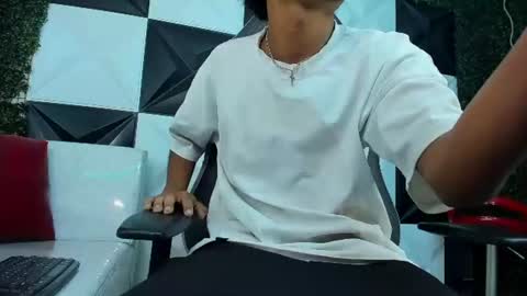 Snapshot of theblackflavor chatting on August 1, 1:43 pm Flavor online show from August 1, 1:43 pm