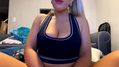 theblondebunni online show from May 26, 4:52 am