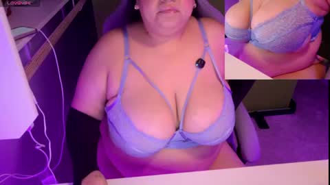 TheBouncingBetty online show from June 19, 3:49 pm