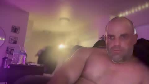 Snapshot of thebuzz777 chatting on December 11, 1:06 pm theBuzz777 online show from December 11, 1:06 pm